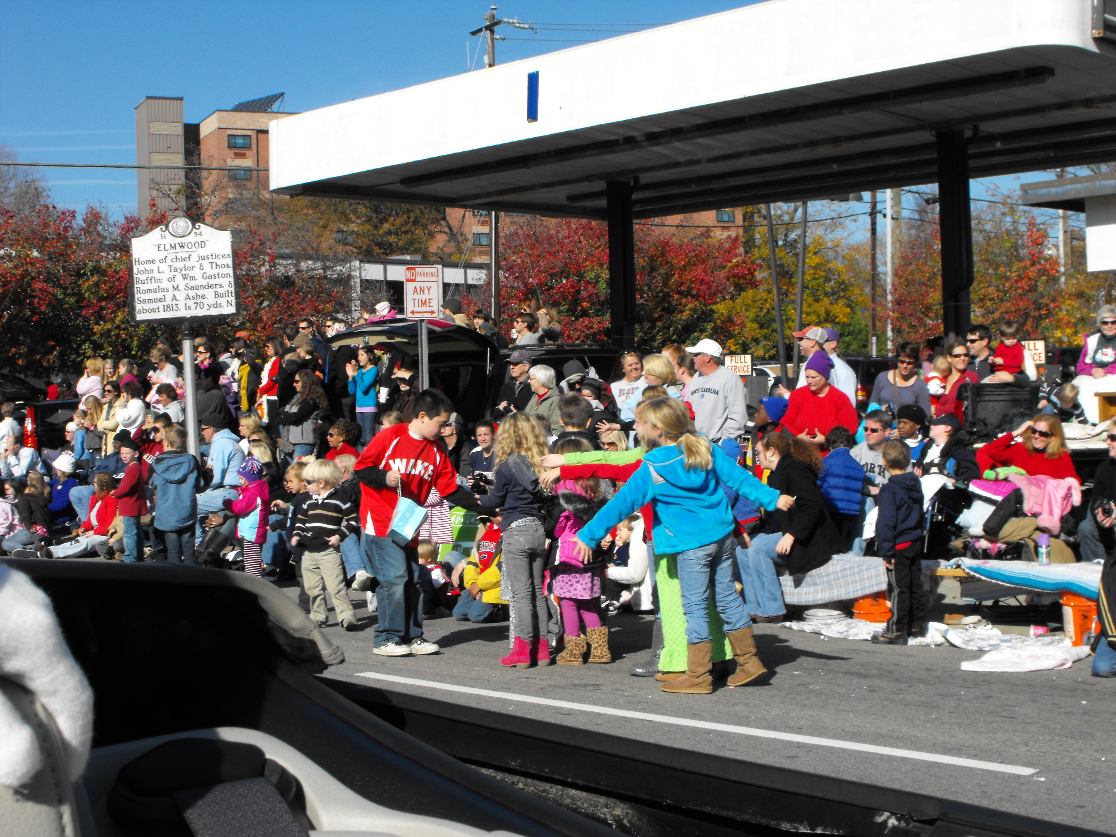 ./2011/Raleigh Christmas Parade/Pt20035.JPG